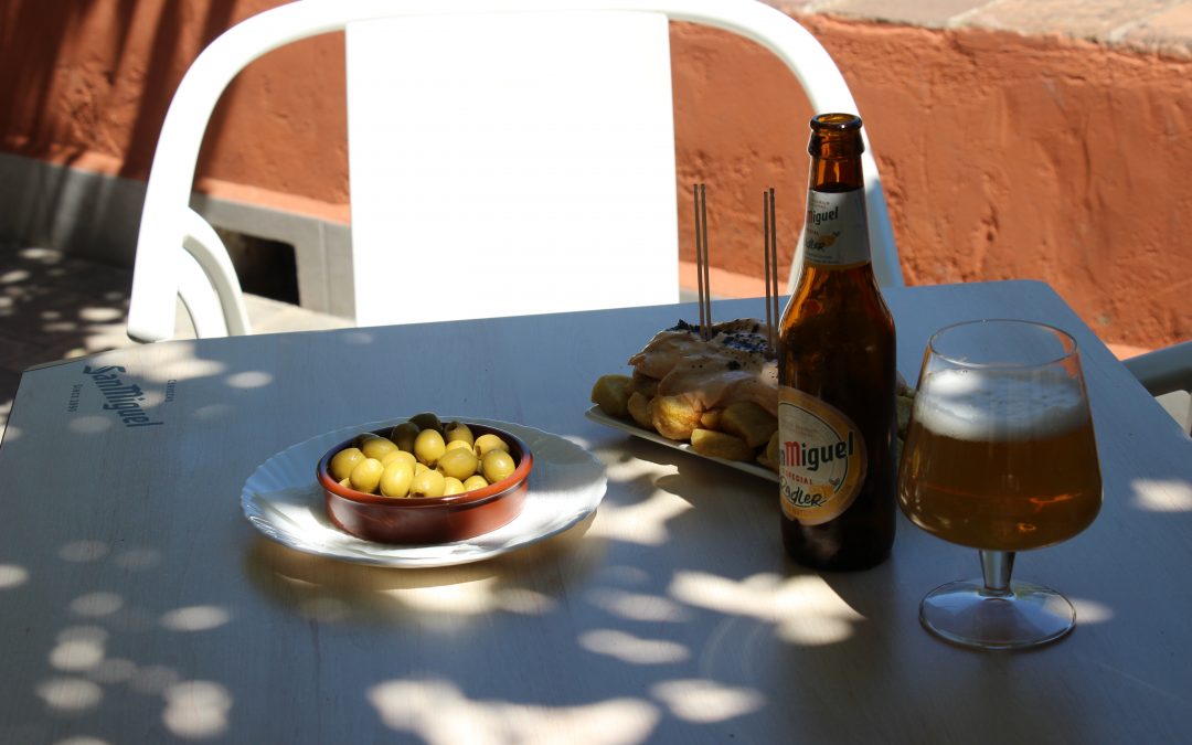 El Cafè com a espai de barri: històries i vincles al voltant d’una taula