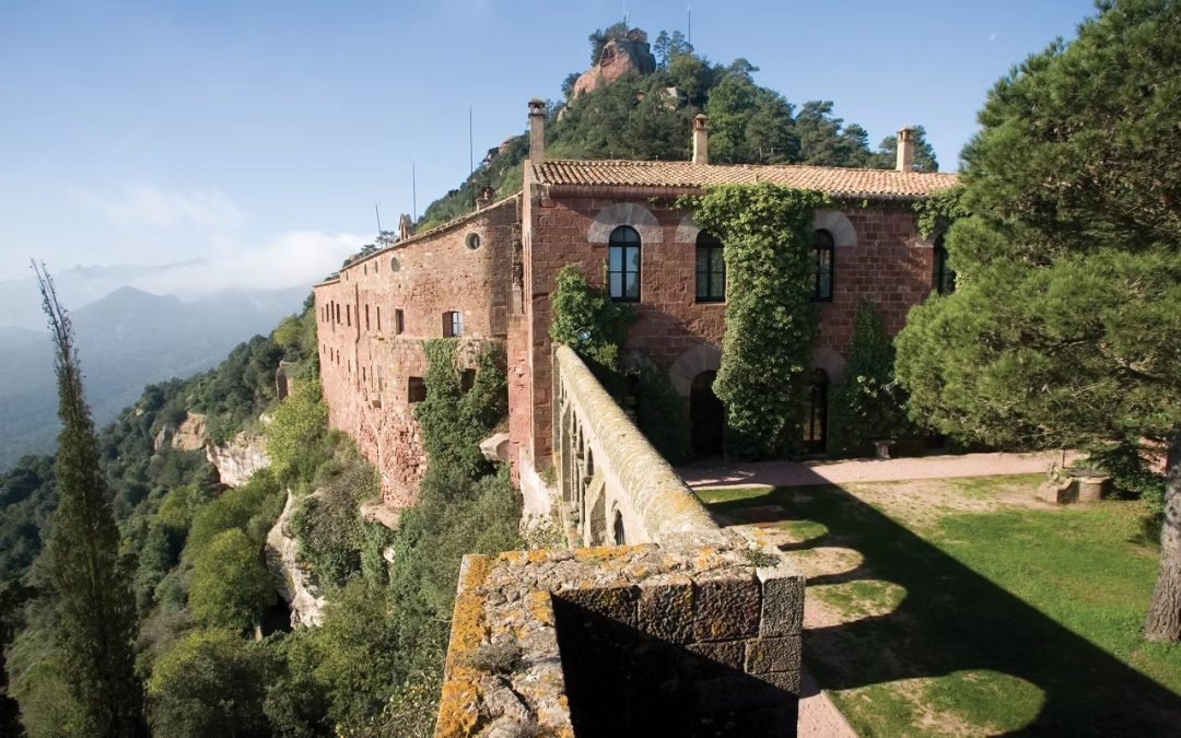 Castell d’Escornalbou: què veure i on menjar després de la visita